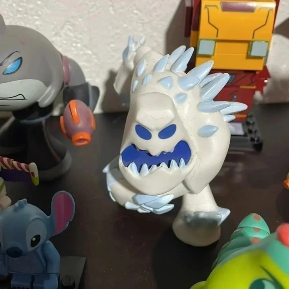 Lot of 7 Funko Minis - Picture 11 of 12